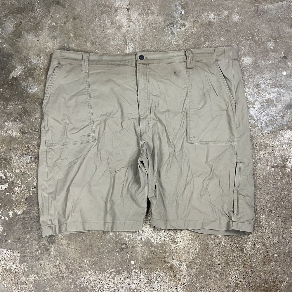 Wrangler All Terrain Gear Cargo Shorts Size 48 Beige  Loose Fit Work Wear